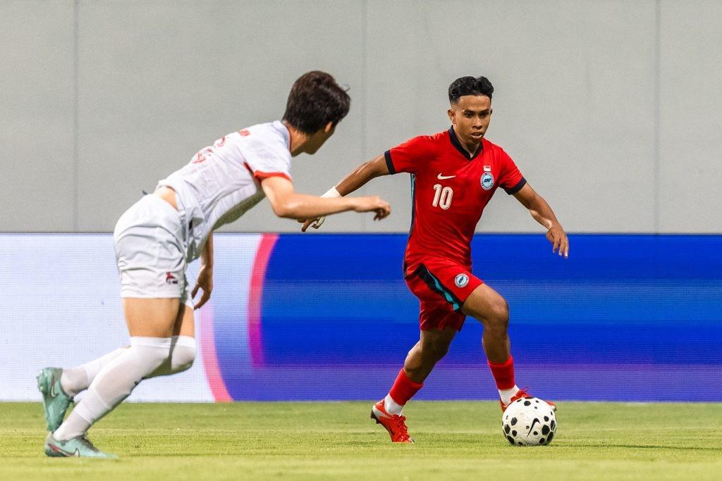 体育直播-中国与新加坡在历史上交手过18次，战绩为12胜4平2负